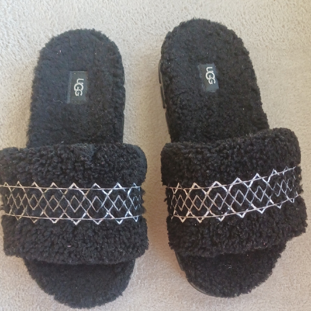 UGG Black Textured Slide Slippers